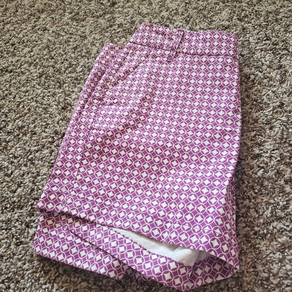 Patterned Shorts Size 8 - Picture 3 of 14